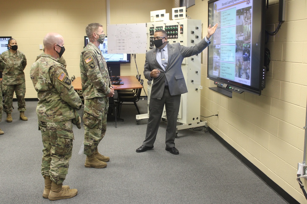 DVIDS - Images - CSA tours Fort Lee, provides advice to young leaders  [Image 3 of 7]