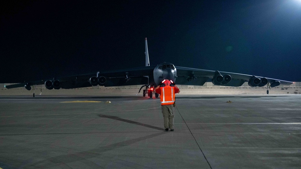 B-52s arrive at AUAB