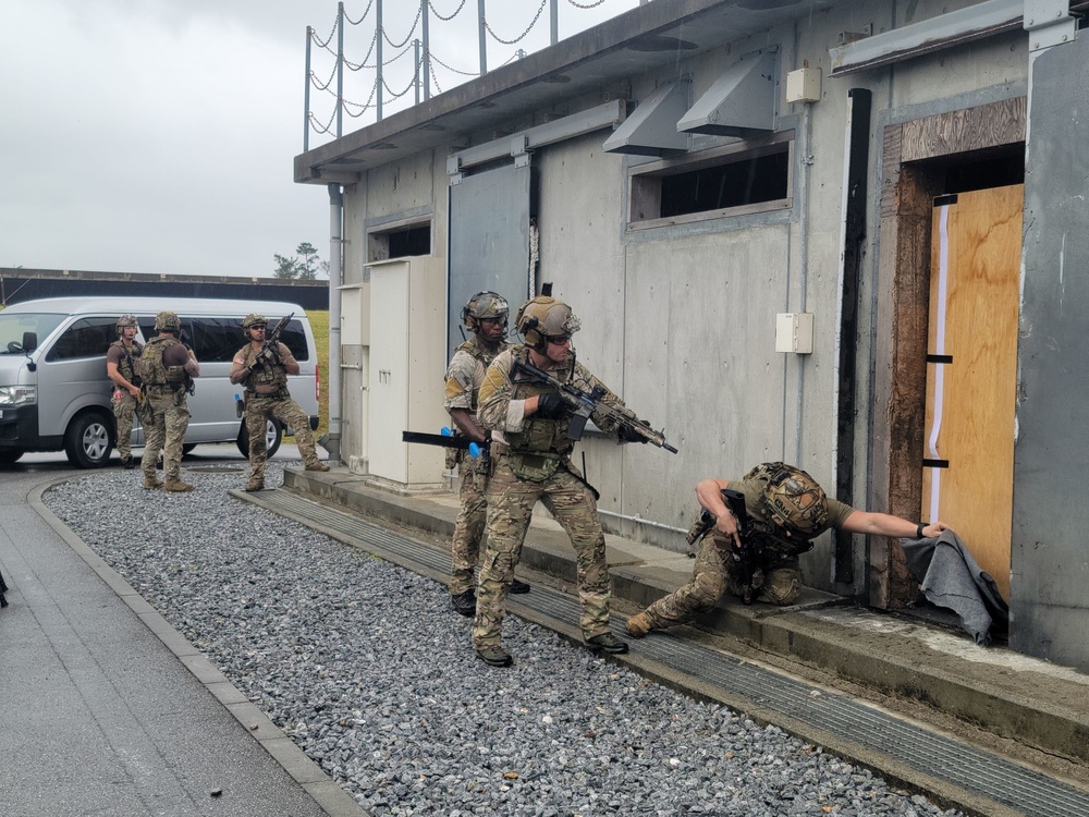 Green Berets conduct direct action training