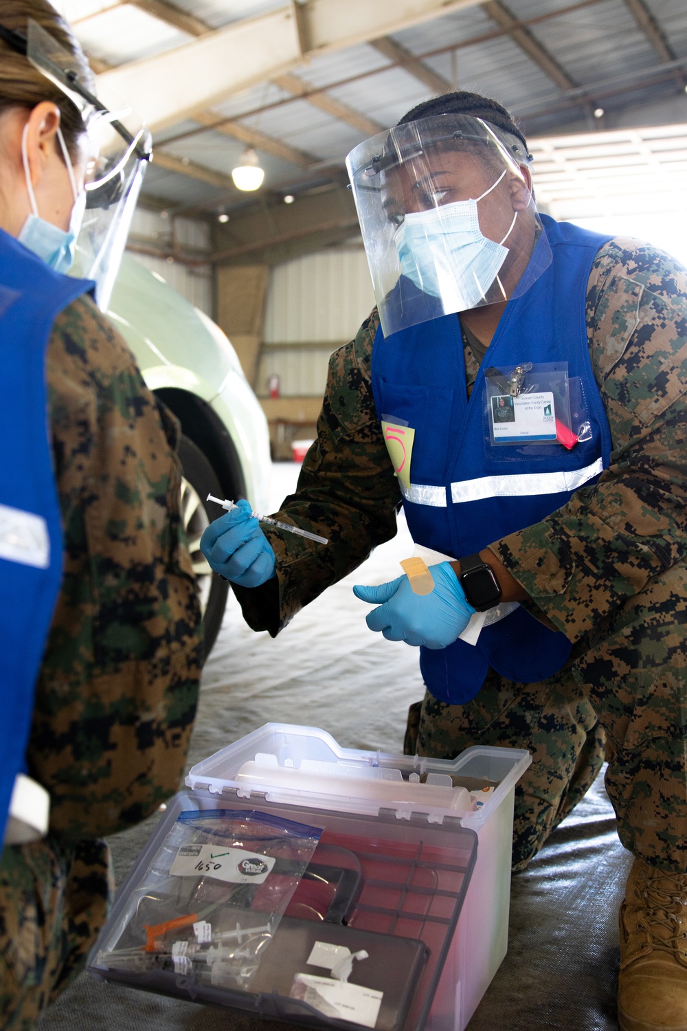 US Sailors vaccinate patients at Oregon CVC