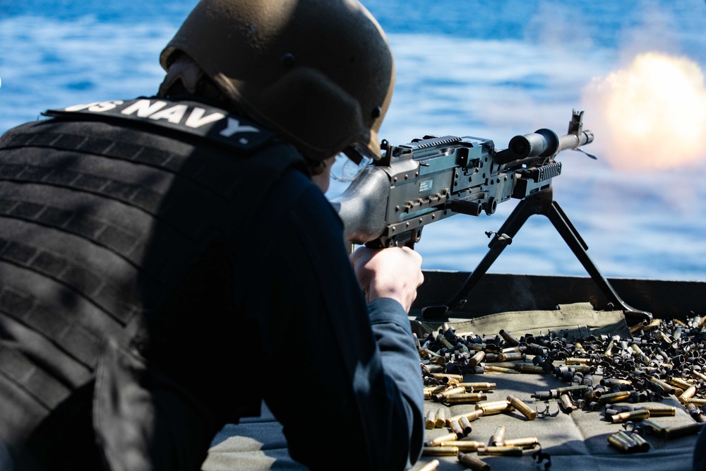 Kearsarge Conducts Live-Fire Exercise