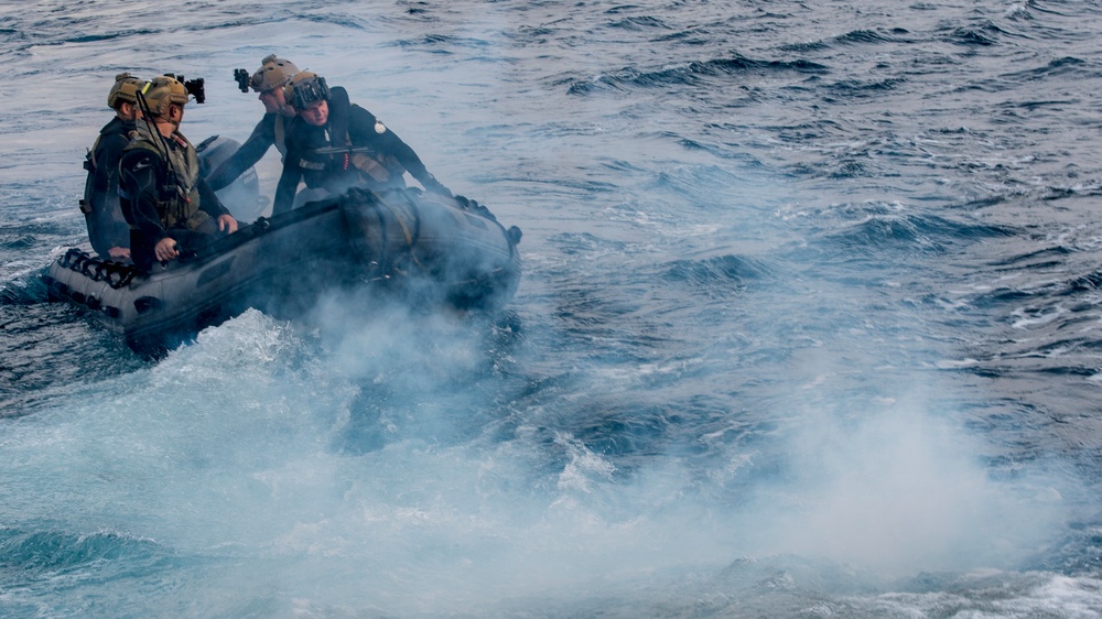 11th MEU Marines conduct CRRC training