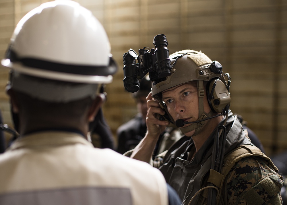 11th MEU Marines conduct CRRC training