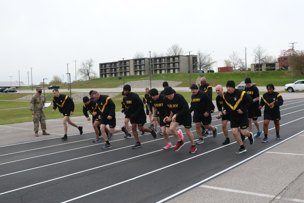 V Corp's Senior Enlisted Soldiers Conduct ACFT Test