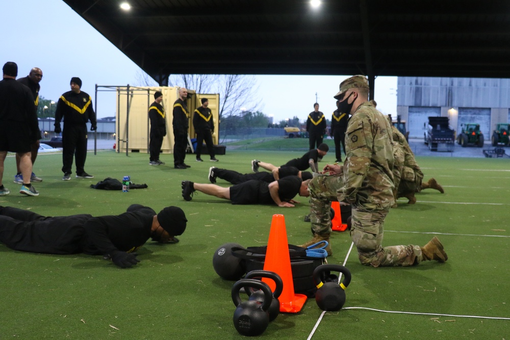 V Corp's Senior Enlisted Soldiers Conduct ACFT Test