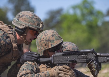 Marines participate in squad defense drills during Dynamic Cape 21.1