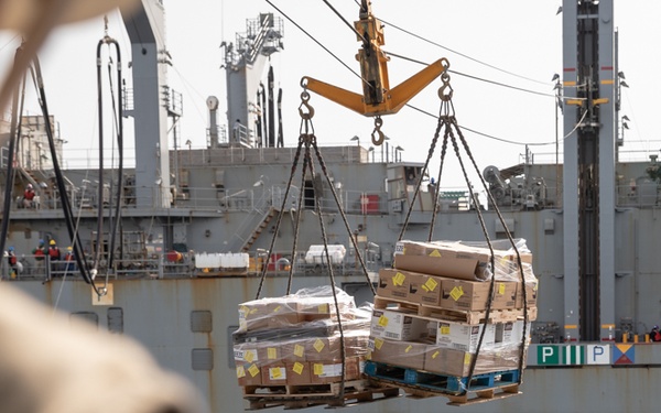 Kearsarge Conducts Replenishment-at-Sea
