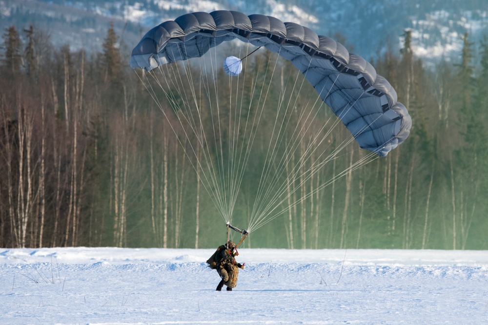 Special Tactics Airmen conduct airborne operations at JBER