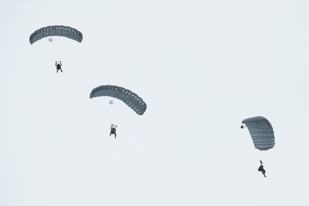 Special Tactics Airmen conduct airborne operations at JBER