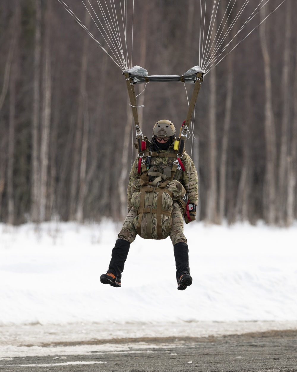 Special Tactics Airmen conduct airborne operations at JBER