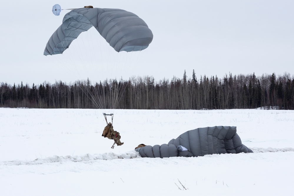 Special Tactics Airmen conduct airborne operations at JBER