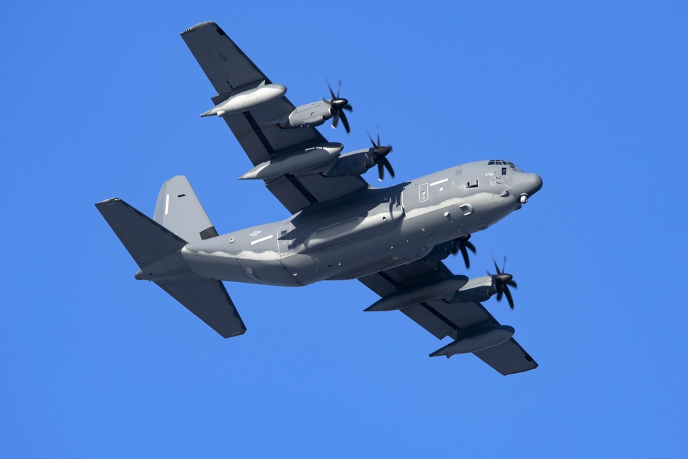 DVIDS - Images - Special Tactics Airmen conduct airborne operations at ...