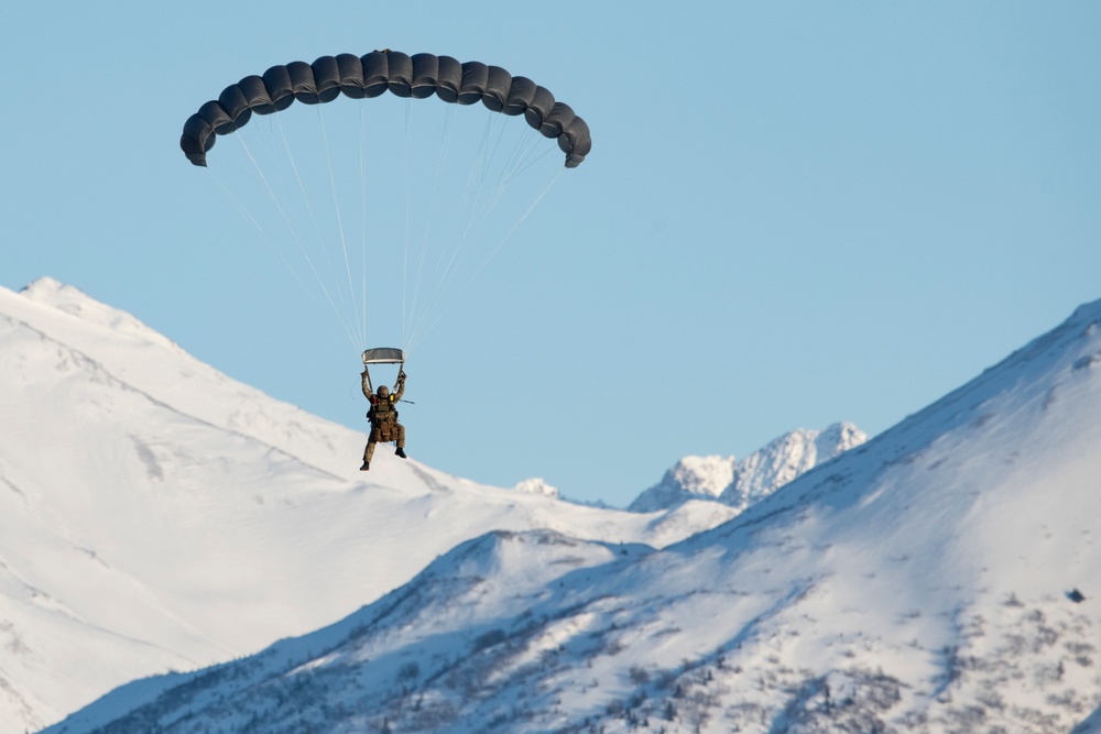 Special Tactics Airmen conduct airborne operations at JBER