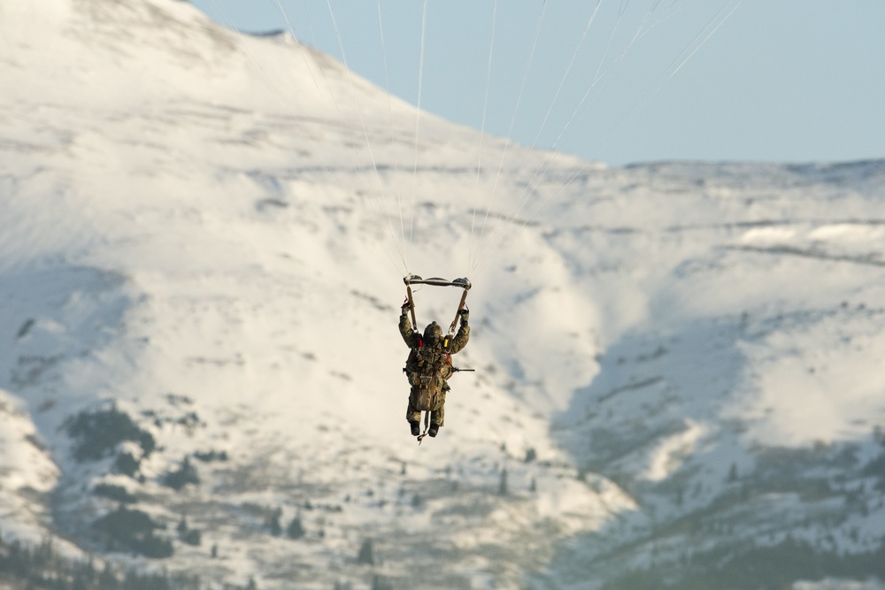 Special Tactics Airmen conduct airborne operations at JBER