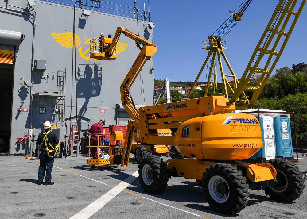USS Hershel "Woody" Williams maintenance in Croatia