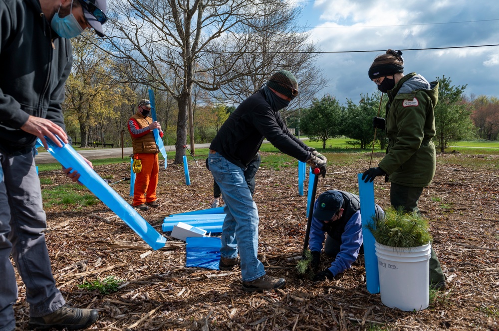 Crooked Creek hosts volunteer tree-planting Earth Day event