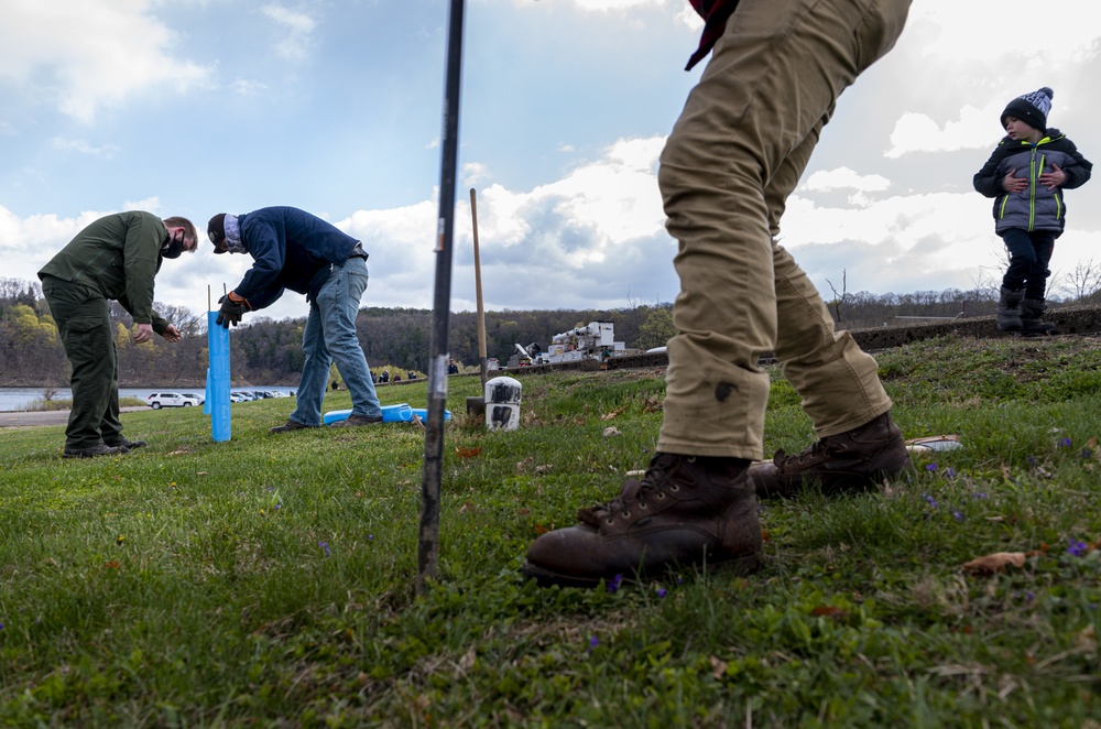 Crooked Creek hosts volunteer tree-planting Earth Day event