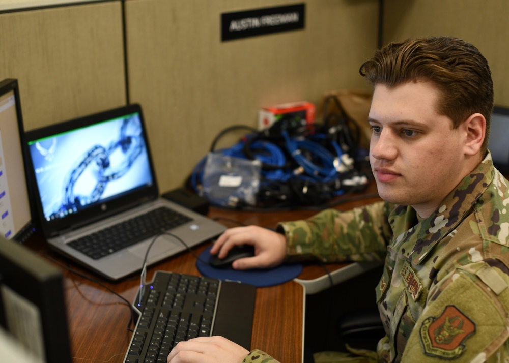 Communications Flight keeps 403rd Wing Connected