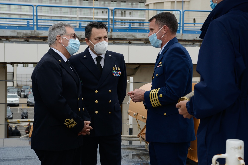 U.S. Coast Guard hosts Italian coast guard aboard USCGC Hamilton in Naples