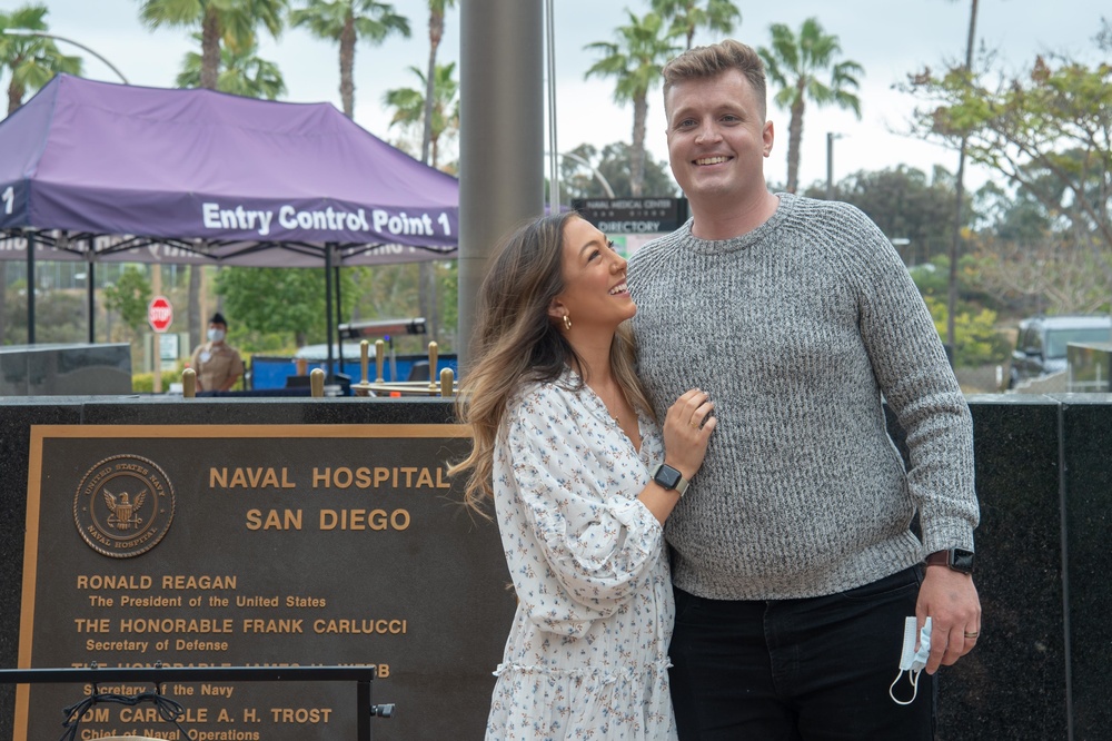 USMC 1st Lt. (Ret.) Micah Weesner Rings the Gong to Celebrate Completing Cancer Treatment