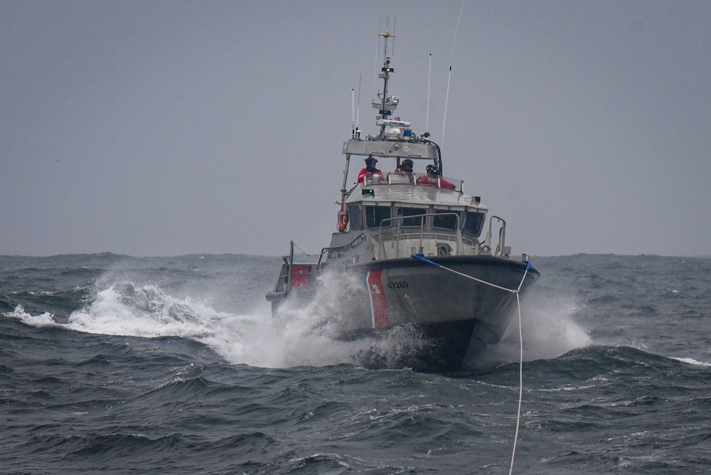 Coast Guard Station Cape Disappointment trains in heavy surf conditions