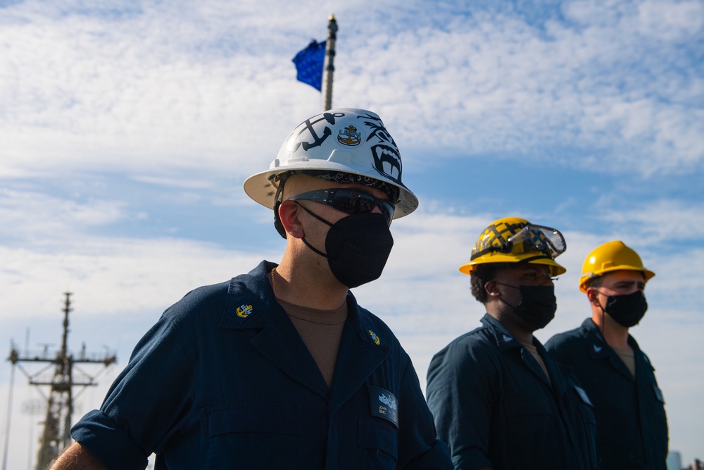 USS MAHAN Departs Naval Support Activity Bahrain