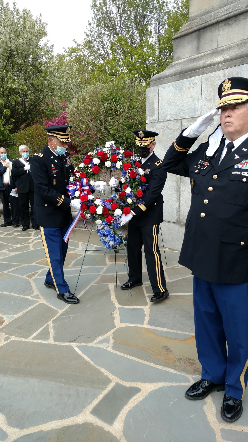 Placing the wreath