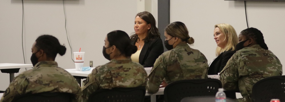 1-229th ARB Hosts Female Mentorship Forum with Boeing Executive