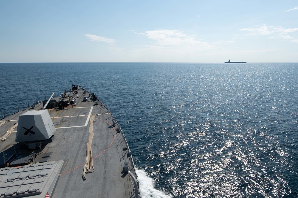 USS Winston S. Churchill (DDG 81) conducts horizon reference unit drills with the aircraft carrier USS Gerald R. Ford (CVN 78).
