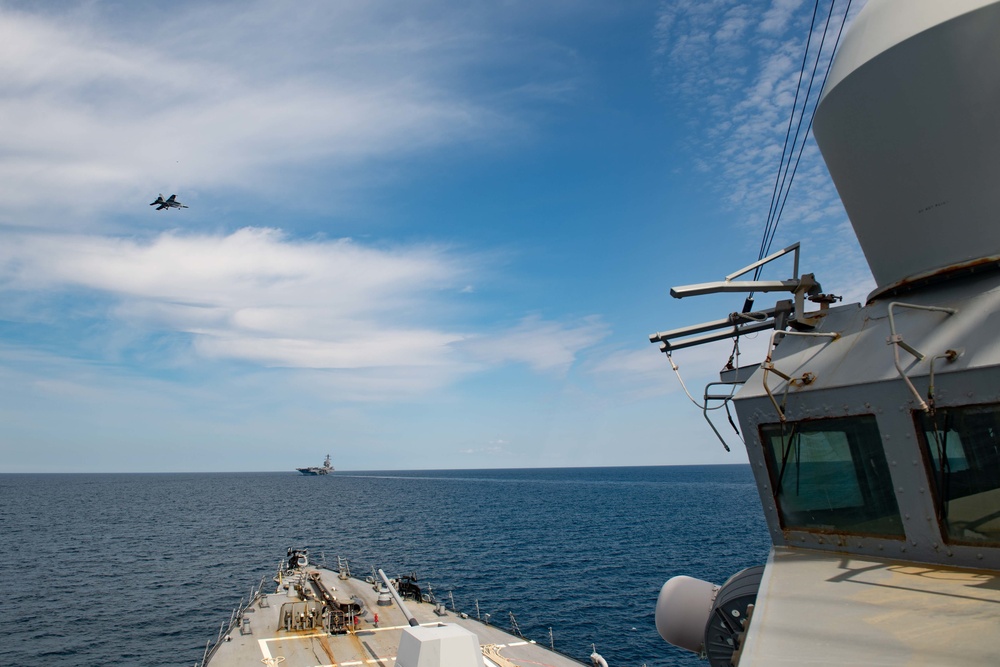 USS Winston S. Churchill (DDG 81) conducts horizon reference unit drills with the aircraft carrier USS Gerald R. Ford (CVN 78).