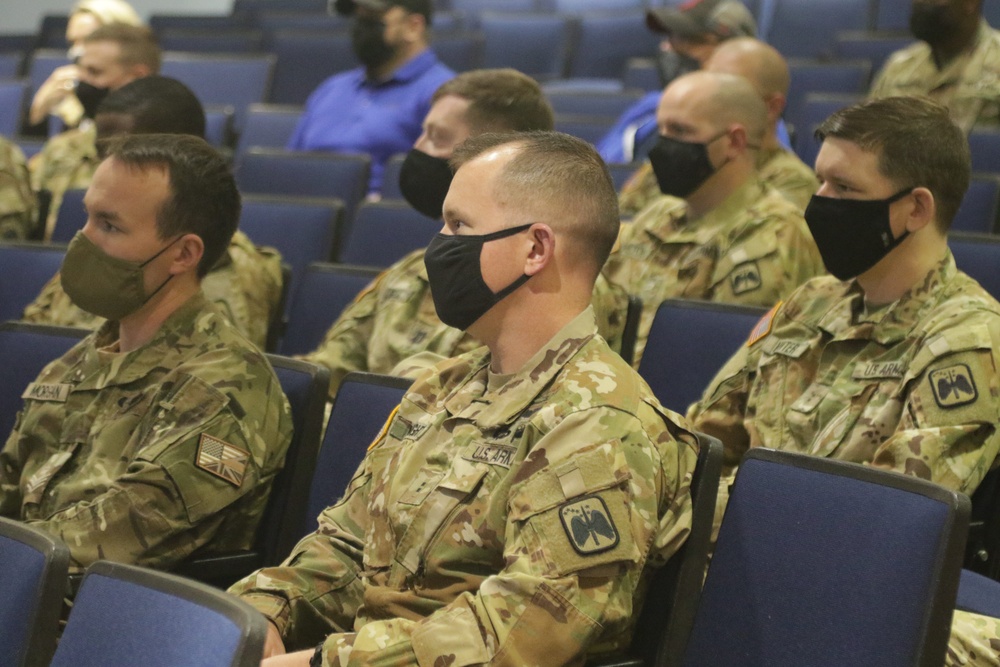 1-229th ARB Hosts AAR with Boeing Executives for AH-64Ev6