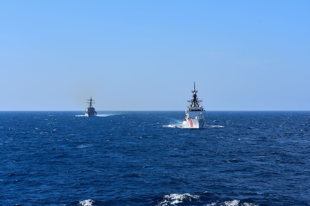 U.S. Coast Guard conducts passex with U.S. Navy