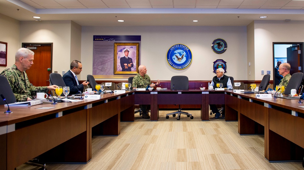 U.S. House Representative Visits USFFC