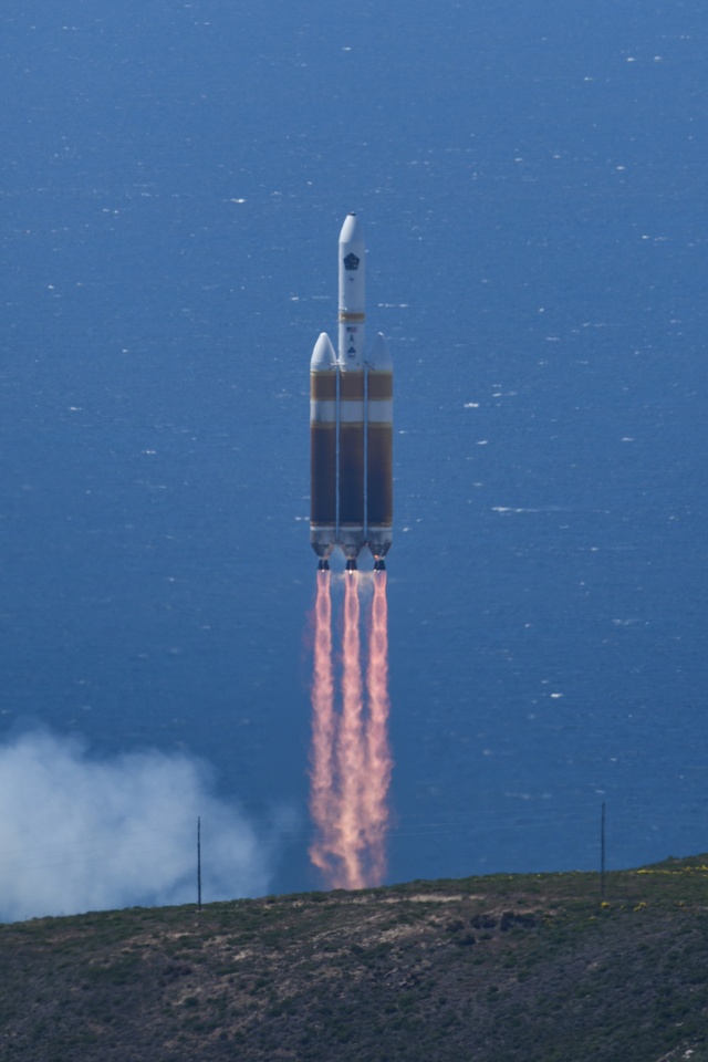 Delta IV launched from Vandenberg