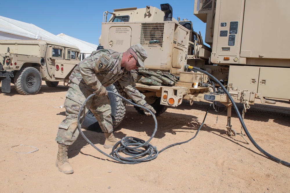 Soldiers Fast Set Up- Remote Operations Center