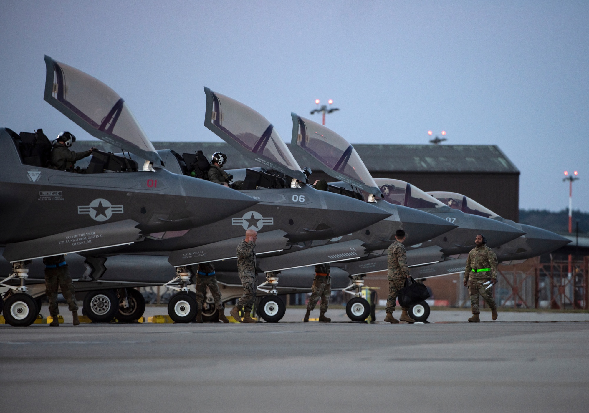 その他 MARINE FGHTER ATTACK TRAINING SQUADRON MARINE FIGHTER ATTACK TRAINING SQUADRON-501 + F-35 SET
