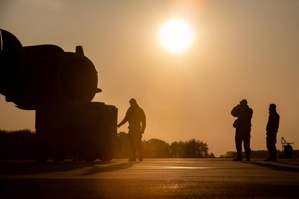 Dover AFB C-17s shine at sunrise