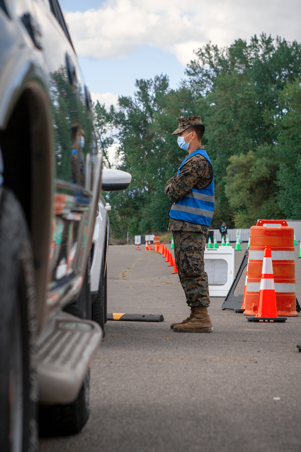 U.S. Sailors Operate the Drive Through Clinic at Jackson County Community Vaccination Center, Oregon