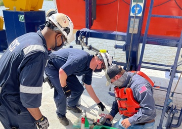 Coast Guard inspects SEACOR Eagle for SEACOR Power response