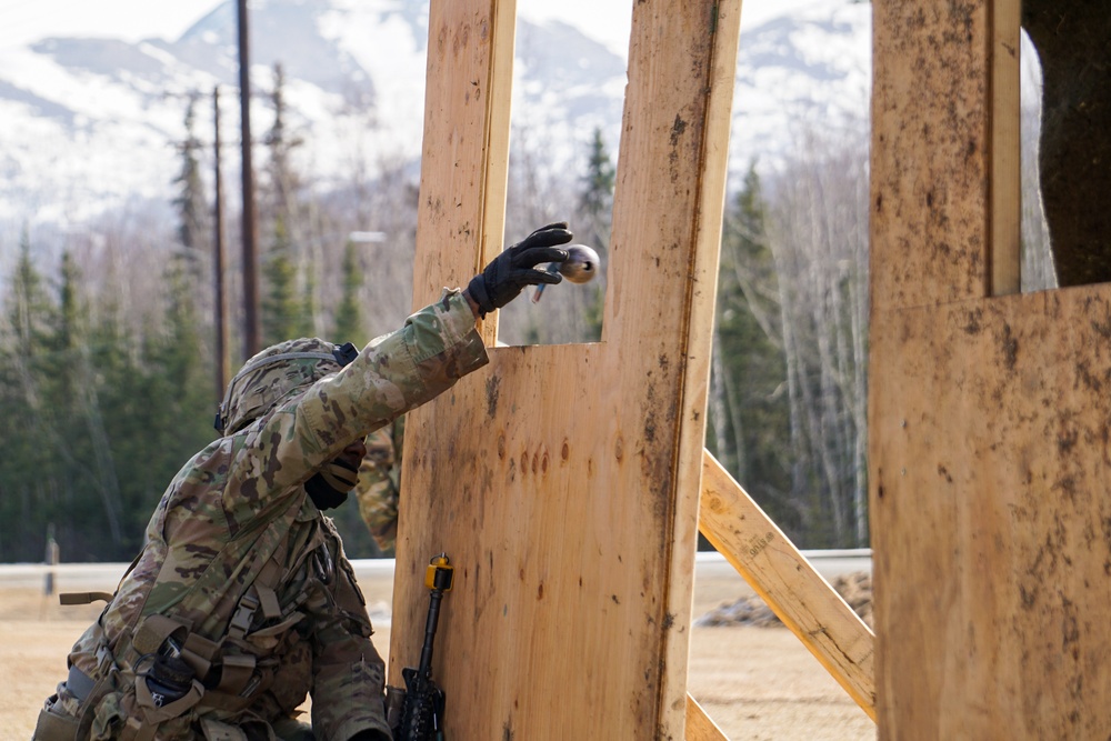 Spartan Paratroopers Test for Expert Soldier and Infantry Badges