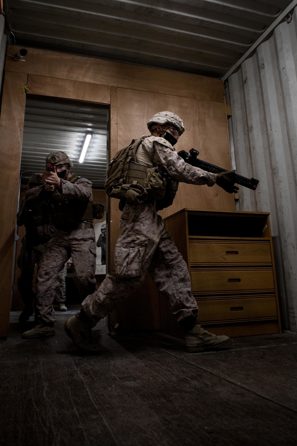 FASTCENT Marines and Navy EOD Techs Conduct IED and CQB Training