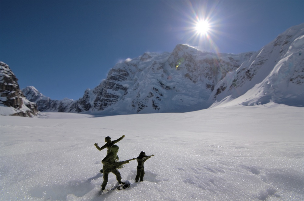Army flies gear to Denali for National Park Service