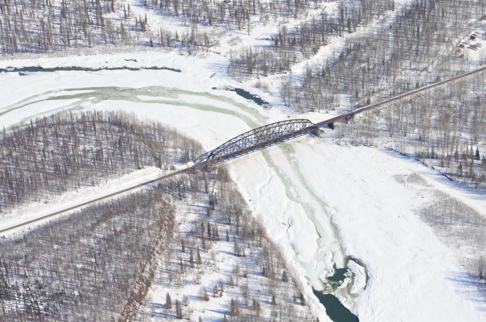 Army flies gear to Denali for National Park Service