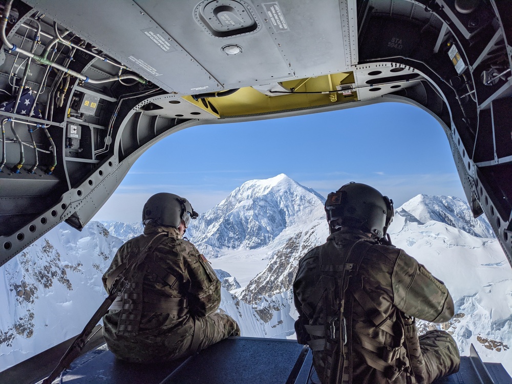 Army flies gear to Denali for National Park Service