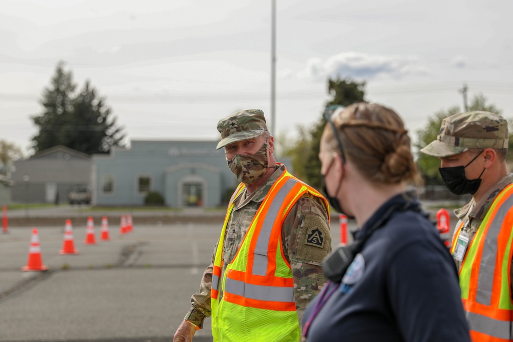 U.S. Army General Visits Yakima CVC