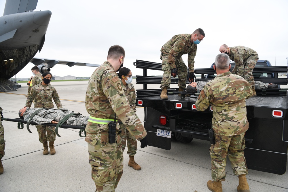 445th AW participates in USTRANSCOM exercise aeromedical teams and global patient movement