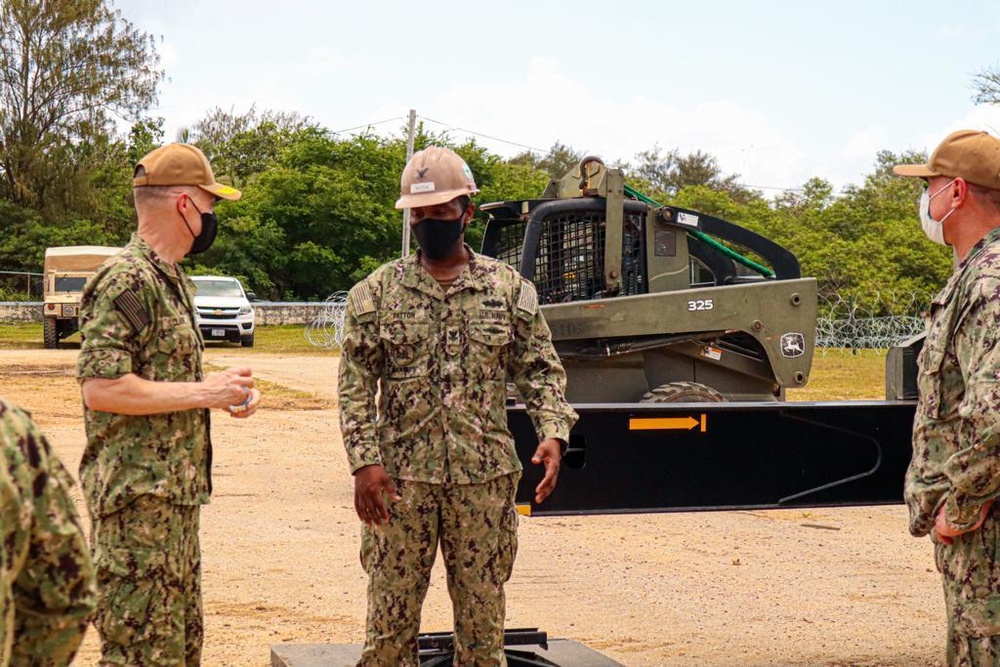 Deputy Commander, U.S. 7th Fleet visits Seabees on Naval Base Guam