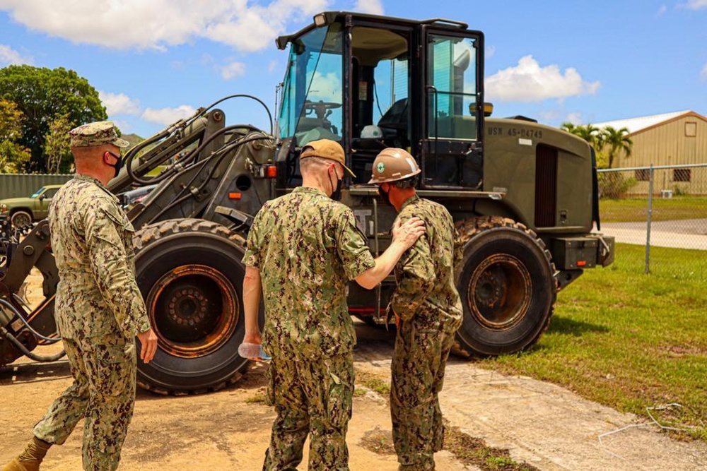 Deputy Commander, U.S. 7th Fleet visits Seabees on Naval Base Guam