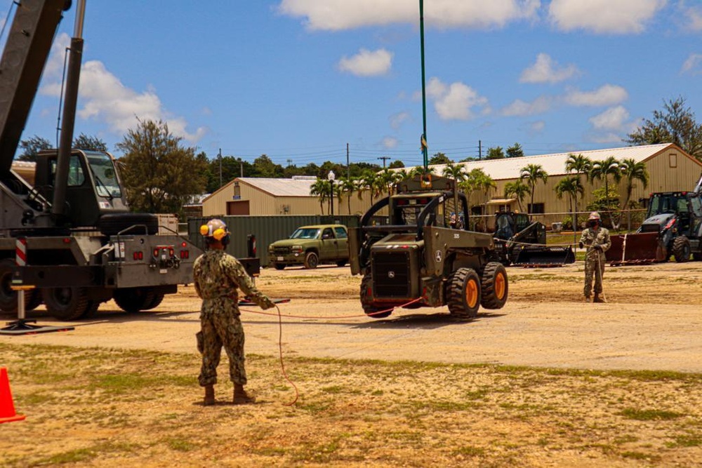 Deputy Commander, U.S. 7th Fleet visits Seabees on Naval Base Guam