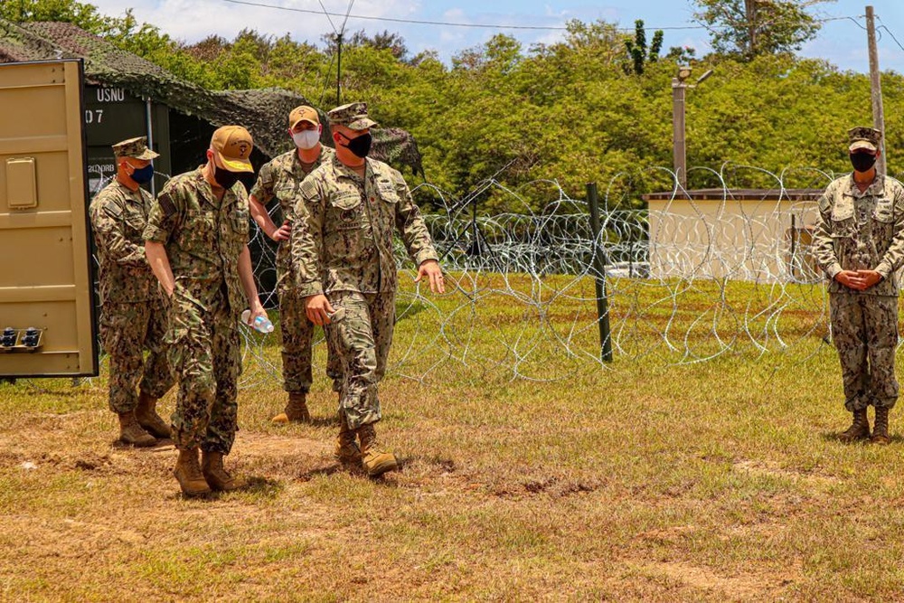 Deputy Commander, U.S. 7th Fleet visits Seabees on Naval Base Guam